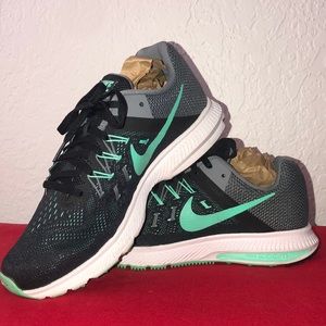 Nike Woman’s Zoom Winflo 2